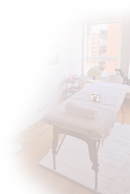 dekorativna overlay slika sa stolom za masazu