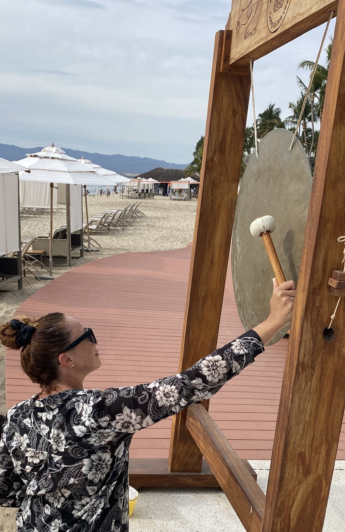 Gong za sprovodjenje terapije zvukom na otvorenom